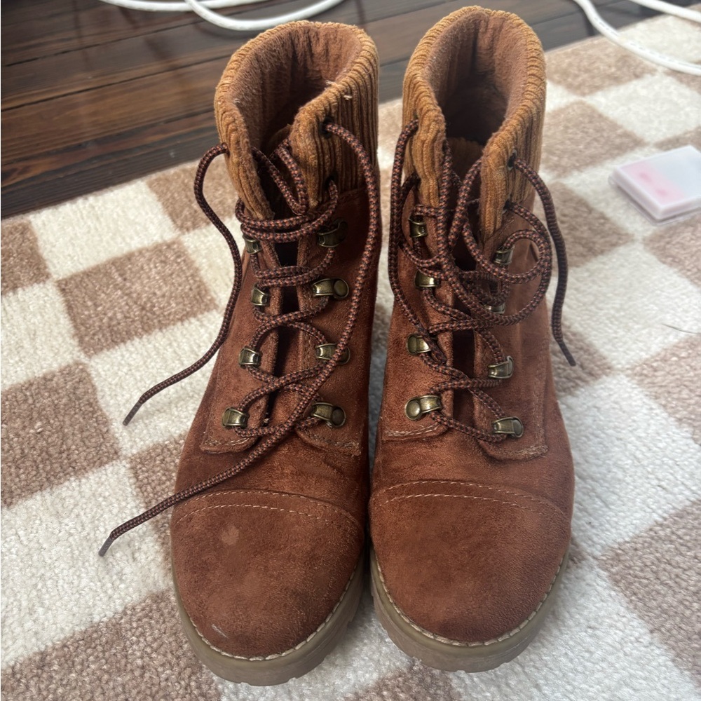 Target Boots - Picture 2 of 6